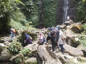Video: Harga Tiket Curug Nangka Bogor Kini Berubah, Ini Kata Pengunjung Video: Harga Tiket Curug Nangka Bogor Kini Berubah, Ini Kata Pengunjung