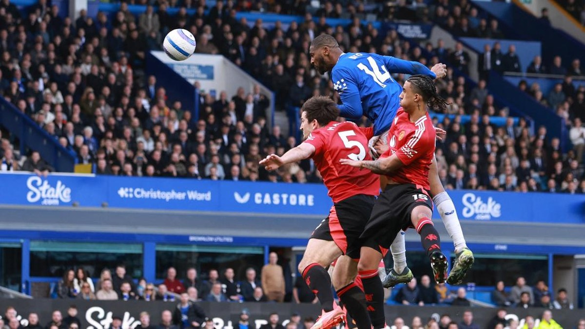 Man United dituntut tak boleh terus angin-anginan. (Foto: Action Images via Reuters/Ed Sykes)