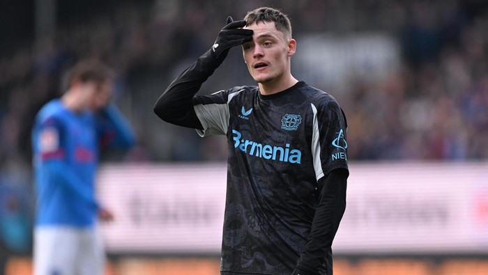 Florian Writz KIEL, GERMANY - FEBRUARY 22: Florian Wirtz of Bayer 04 Leverkusen reacts during the Bundesliga match between Holstein Kiel and Bayer 04 Leverkusen at Holstein-Stadion on February 22, 2025 in Kiel, Germany. (Photo by Oliver Hardt/Getty Images)