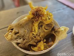 Haji Parto: Sate dan Kepala Kambing Muda Berbumbu Sedap di Dragon Point PIK