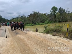 12 Orang Tewas Usai Truk Terjun ke Sungai di Pelalawan Riau