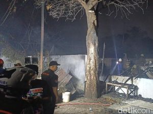 Pabrik Mebel di Genuk Semarang Ludes Terbakar Pabrik Mebel di Genuk Semarang Ludes Terbakar