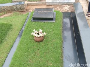 Cerita Perawat soal Makam Ayah Prabowo yang Tak Pernah Sepi Peziarah