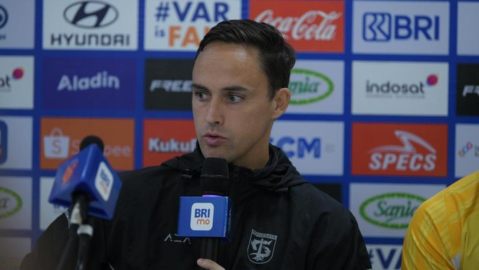 Pelatih Persebaya Surabaya Paul Munster.