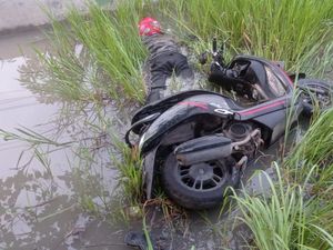 Pemotor Telungkup di Parit Sidoarjo Tewas Diduga karena Kecelakaan