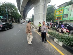 Pengendara di Palembang Tewas Tabrak Tiang LRT Usai Senggolan Motor