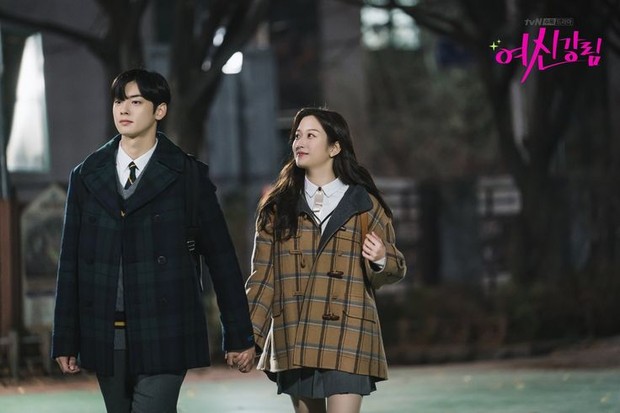 Potret Cha Eun Woo dan Moon Ga Young dalam drama 'True Beauty'