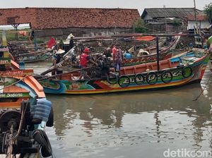 Nelayan Umin yang Hilang di Perairan Indramayu Tak Bisa Berenang Nelayan Umin yang Hilang di Perairan Indramayu Tak Bisa Berenang