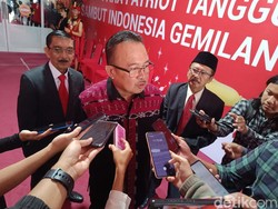 Praktisi Bisnis Soroti Industri Alami Kemunduran Saat Wisuda di Kampus Untag