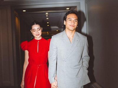 Romantis Banget! Ameera Khan Digandeng Jefri Nichol