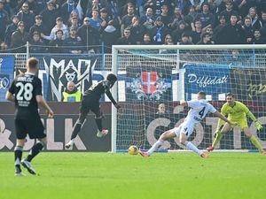 Hasil Como Vs Napoli: I Lariani Tumbangkan Partenopei 2-1