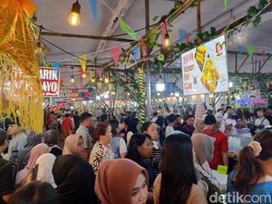 Ribuan Warga Serbu Roadshow Kuliner Viral Indonesia di Transmart Palembang