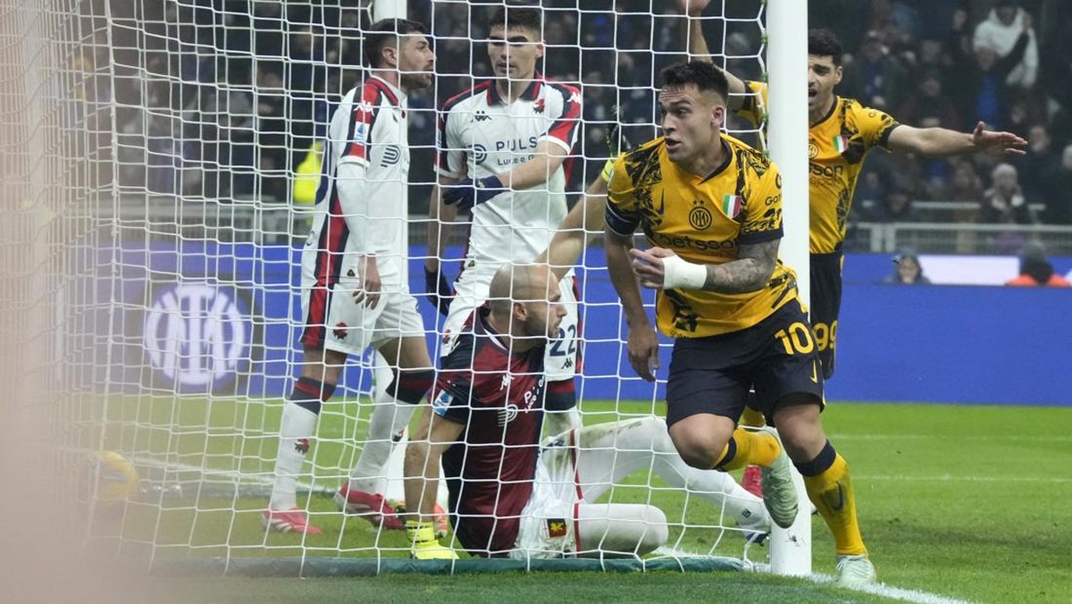 Perayaan gol Lautaro Martinez ke gawang Genoa. (Foto: Luca Bruno/AP)
