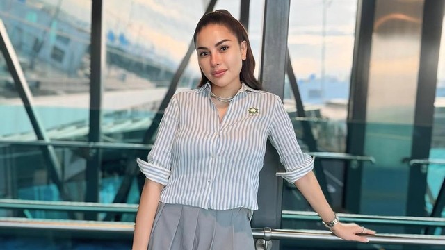 Berita Seputar Selebriti Insertlive Terkini : Kuasa Hukum Pertanyakan Alasan Penahanan Nikita Mirzani Diperpanjang 30 Hari