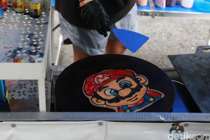Pancake kartun lucu di Masjid Kauman Jogja, Minggu (23/2/2025).
