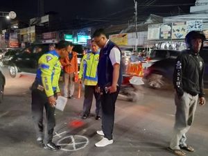Sopir Brio Tabrak 5 Kendaraan-Gerobak Makanan di Bandung, Pembeli Sate Tewas Sopir Brio Tabrak 5 Kendaraan-Gerobak Makanan di Bandung, Pembeli Sate Tewas