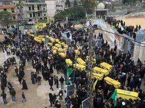 Puluhan Ribu Orang Hadiri Pemakaman Pemimpin Hizbullah di Lebanon
