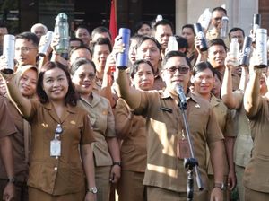 Pemkab Buleleng Mulai Wajibkan Pegawai Bawa Tumbler