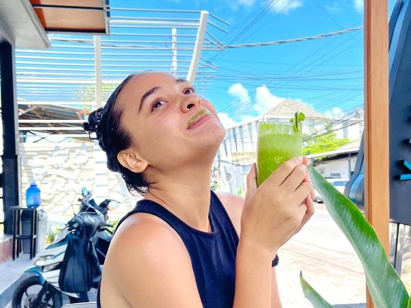 Aurora Ribero Komang Doyan Banget Jus dan Pizza