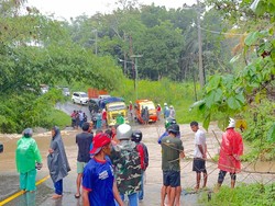 Jalan Nasional Labuan Bajo-Ruteng Lumpuh 2 Jam Diterjang Banjir