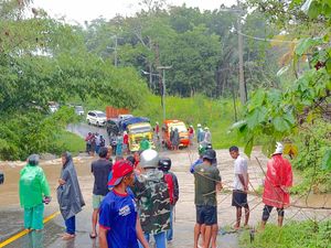 Jalan Nasional Labuan Bajo-Ruteng Lumpuh 2 Jam Diterjang Banjir Jalan Nasional Labuan Bajo-Ruteng Lumpuh 2 Jam Diterjang Banjir
