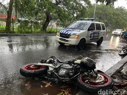 Detik-detik Pelajar Surabaya Tabrak Pemotor Berhenti Berakibat Tewas