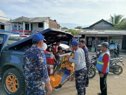 Drama Penyelamatan Bocah 13 Tahun, Nyaris Tenggelam di Pantai Karang Papak