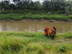 Tim SAR Susuri Kali Bekasi hingga 20 Km, 2 Bocah Hilang Ditemukan Tewas