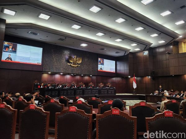 Hakim MK Bacakan Vonis 40 Sengketa Pilkada 2024