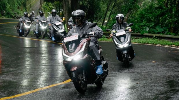 Honda PCX160 RoadSync