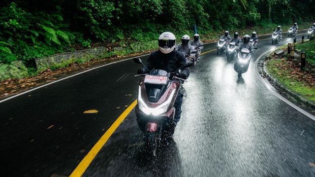 Honda PCX160 RoadSync