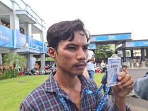 Oknum Satpol PP Pukul Jurnalis di Ternate Ditetapkan Tersangka-Ditahan Oknum Satpol PP Pukul Jurnalis di Ternate Ditetapkan Tersangka-Ditahan