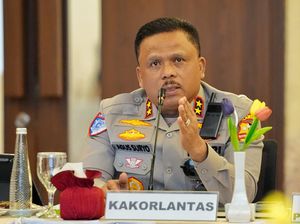 Cerita Kakorlantas Lebih Awal Tindak Tegas Travel Gelap, Pastikan Mudik 2025 Berkeselamatan Cerita Kakorlantas Lebih Awal Tindak Tegas Travel Gelap, Pastikan Mudik 2025 Berkeselamatan