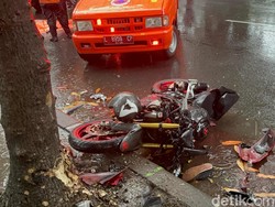 Pelajar di Surabaya Tabrak Pemotor yang Berhenti hingga Tewas