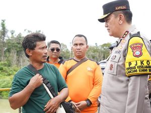 Pilu Korban Selamat Truk Terjun ke Sungai, Tak Bisa Selamatkan Anak-Istri Pilu Korban Selamat Truk Terjun ke Sungai, Tak Bisa Selamatkan Anak-Istri
