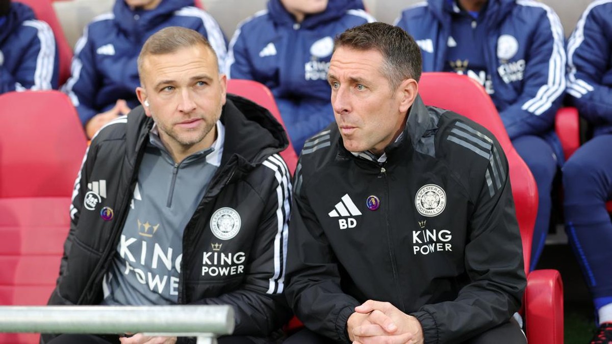 Danny Alcock dan Ben Dawson dipecat Leicester City. (Foto: Plumb Images/Leicester City FC via Getty Images)