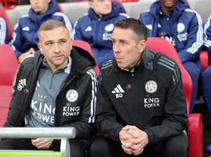 Leicester City Pecat 2 Staf Ruud van Nistelrooy Leicester City Pecat 2 Staf Ruud van Nistelrooy
