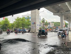 Massa Demo Indonesia Gelap di Flyover Makassar Bubar, Lalin Mulai Lancar