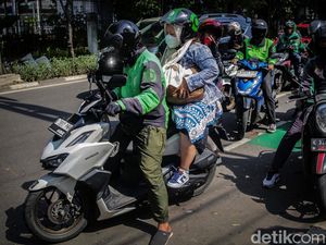 Ojol Masih Tetap Narik biar Dapur Tetap Ngebul Ojol Masih Tetap Narik biar Dapur Tetap Ngebul