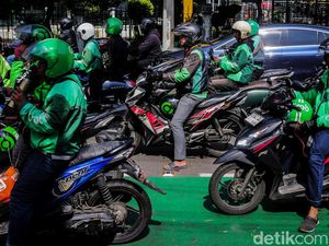 Morat-marit Hidup Ojol di RI: Upah Dipotong 40%, THR Cuma Rp 50 Ribu Morat-marit Hidup Ojol di RI: Upah Dipotong 40%, THR Cuma Rp 50 Ribu