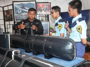 Antusias Pelajar saat Saksikan Pameran Peralatan TNI AL