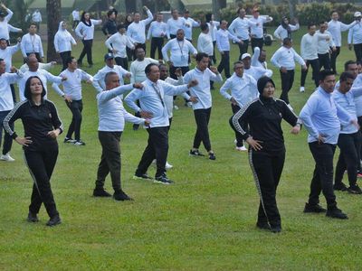 Para Kepala Daerah Apel dan Senam Pagi di Hari Keempat Retret