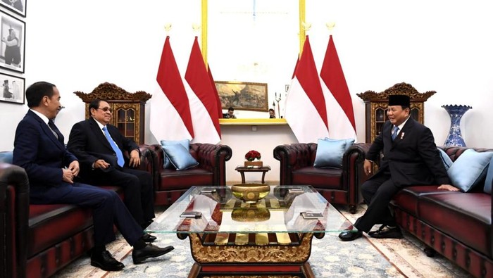 Presiden Prabowo Subianto bersama SBY dan Jokowi di Istana. (Foto: Dok. Kris - Biro Pers Sekretariat Presiden).