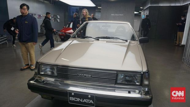 Sejarah Hyundai mulai dari produksi mobil pertama hingga saat ini tercatat di Hyundai Motorstudio Seoul, Korea Selatan, Kamis (20/2).