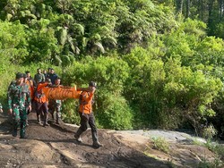 Remaja Pendaki Jatuh ke Jurang 100 Meter di Gunung Slamet Akhirnya Meninggal