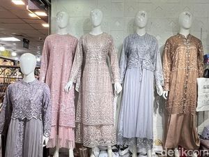 Video Tren Baju Lebaran di Thamrin City: Gamis Warna Gradasi dan Motif Bunga Video Tren Baju Lebaran di Thamrin City: Gamis Warna Gradasi dan Motif Bunga
