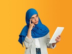 Bolehkah Istri Bekerja untuk Keluarganya? Begini Penjelasannya dalam Islam