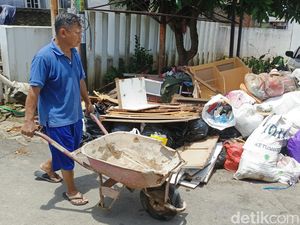 Banjir Bandar Lampung Surut, Warga Keluhkan Perabot Rumah Tangga Rusak
