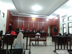 Tipu Warga Pandeglang Jadi PNS, ASN Pemkot Serang Dituntut 3 Tahun Bui