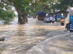 Banjir Landa Gegesik Cirebon, Jalan-Sawah Terendam